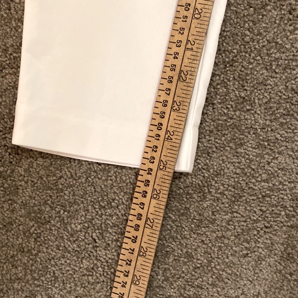Liz Claiborne || Emma white cropped pants (measurements in pictures) - Picture 9 of 10